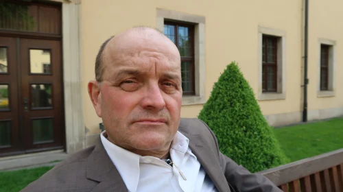 <span>Anton, 63</span>&nbsp;<span style='width: 25px; height: 16px; float: right; background-image: url(/bitmaps/flags_small/DE.PNG)'>&nbsp;</span><br><span>Fulda, Germany</span>&nbsp;<input type='button' class='joinbtn' style='float: right' value='JOIN NOW' />