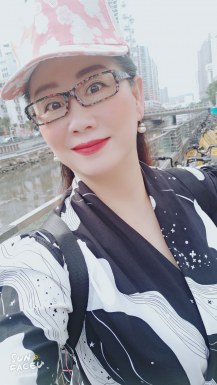 <span>Mary, 47</span>&nbsp;<span style='width: 25px; height: 16px; float: right; background-image: url(/bitmaps/flags_small/CN.PNG)'>&nbsp;</span><br><span>Shenzhen, China</span>&nbsp;<input type='button' class='joinbtn' style='float: right' value='JOIN NOW' />