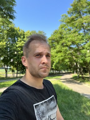 <span>Ivan, 37</span>&nbsp;<span style='width: 25px; height: 16px; float: right; background-image: url(/bitmaps/flags_small/DE.PNG)'>&nbsp;</span><br><span>Dortmund, Germany</span>&nbsp;<input type='button' class='joinbtn' style='float: right' value='JOIN NOW' />