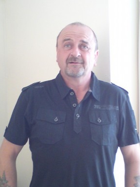 English men looking for love