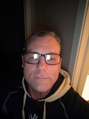 <span>Tom, 69</span>&nbsp;<span style='width: 25px; height: 16px; float: right; background-image: url(/bitmaps/flags_small/US.PNG)'>&nbsp;</span><br><span>demwan, les états-unis d'Amérique</span>&nbsp;<input type='button' class='joinbtn' style='float: right' value='JOIN NOW' />