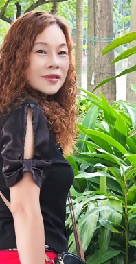 <span>Yufen, 59</span>&nbsp;<span style='width: 25px; height: 16px; float: right; background-image: url(/bitmaps/flags_small/CN.PNG)'>&nbsp;</span><br><span>Manning, 中国</span>&nbsp;<input type='button' class='joinbtn' style='float: right' value='JOIN NOW' />