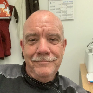 <span>Rolf, 61</span>&nbsp;<span style='width: 25px; height: 16px; float: right; background-image: url(/bitmaps/flags_small/CH.PNG)'>&nbsp;</span><br><span>Zürich, Швейцарія</span>&nbsp;<input type='button' class='joinbtn' style='float: right' value='JOIN NOW' />