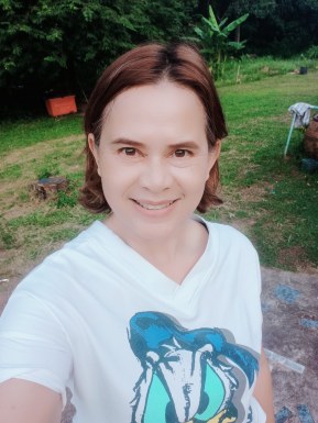 <span>Sarah, 55</span>&nbsp;<span style='width: 25px; height: 16px; float: right; background-image: url(/bitmaps/flags_small/TH.PNG)'>&nbsp;</span><br><span>Sakonnakhon, Thailand</span>&nbsp;<input type='button' class='joinbtn' style='float: right' value='JOIN NOW' />