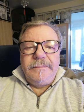 <span>Gaetano, 67</span>&nbsp;<span style='width: 25px; height: 16px; float: right; background-image: url(/bitmaps/flags_small/UK.PNG)'>&nbsp;</span><br><span>Feltham, United Kingdom</span>&nbsp;<input type='button' class='joinbtn' style='float: right' value='JOIN NOW' />