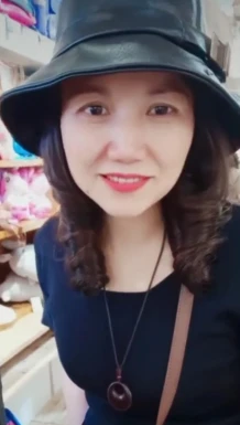 <span>米娅, 49</span>&nbsp;<span style='width: 25px; height: 16px; float: right; background-image: url(/bitmaps/flags_small/CN.PNG)'>&nbsp;</span><br><span>Shaoxing, Китай</span>&nbsp;<input type='button' class='joinbtn' style='float: right' value='JOIN NOW' />