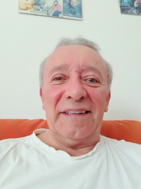 <span>Robert, 66</span>&nbsp;<span style='width: 25px; height: 16px; float: right; background-image: url(/bitmaps/flags_small/DE.PNG)'>&nbsp;</span><br><span>Bernau Bei , Allemagne</span>&nbsp;<input type='button' class='joinbtn' style='float: right' value='JOIN NOW' />