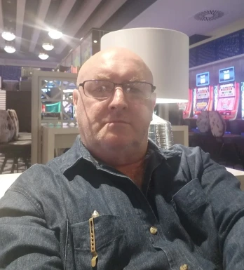 <span>Wayne, 64</span>&nbsp;<span style='width: 25px; height: 16px; float: right; background-image: url(/bitmaps/flags_small/AU.PNG)'>&nbsp;</span><br><span>Gold Coast, Australia</span>&nbsp;<input type='button' class='joinbtn' style='float: right' value='JOIN NOW' />